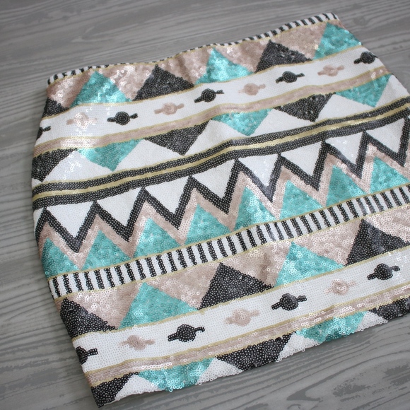 Multicolor Geometric Sequin Bodycon Skirt - Picture 2 of 6